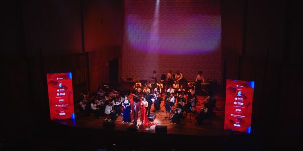 Sons do Oriente encanta público na Sala Cecília Meirelles